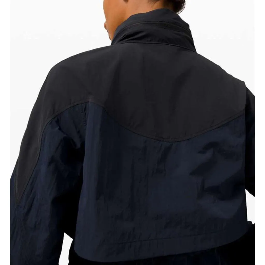 Lululemon Evergreen Anorak Windbreaker in True Navy/Black - Size 4